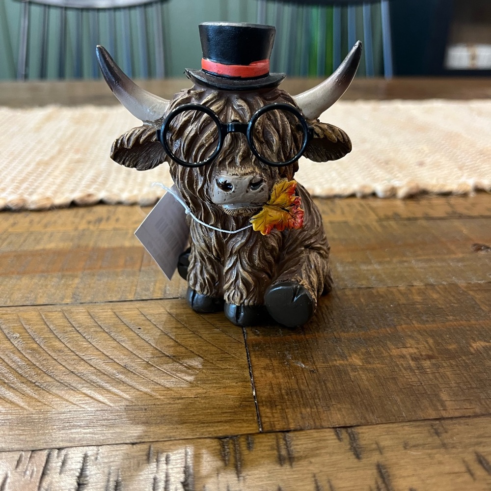 NEW Highland Cow Figurine w/ Top Hat – Viral Fall Shelf Decor